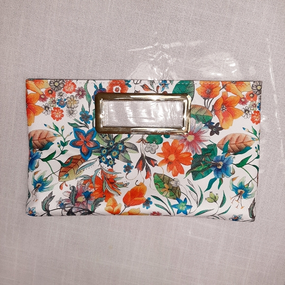 Like New Gorgeous Handbag - Picture 1 of 4